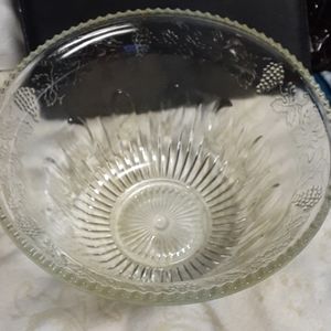 LARGE Fruit Punch Bowl  & 8 cups in grape & Leaf